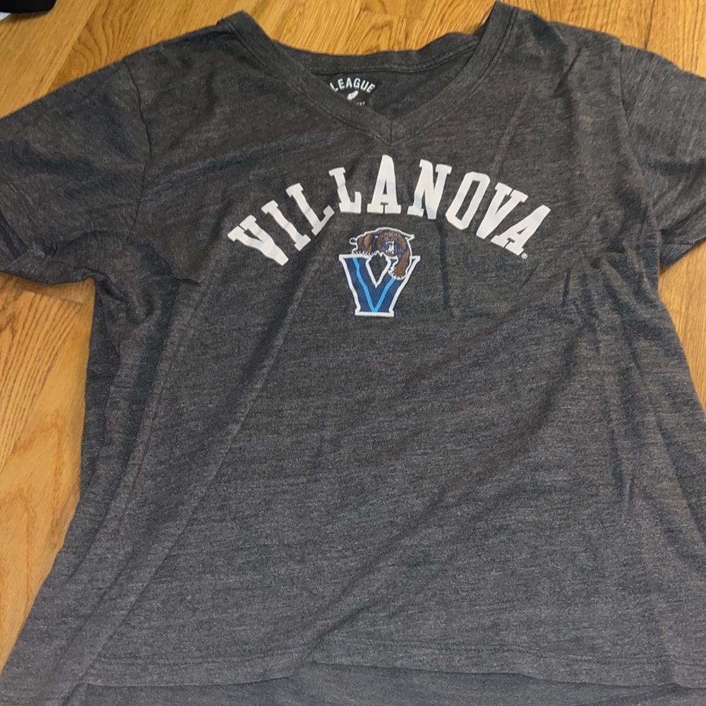 Grey Villanova University T Shirt! Super comfy, barely warn, size large!